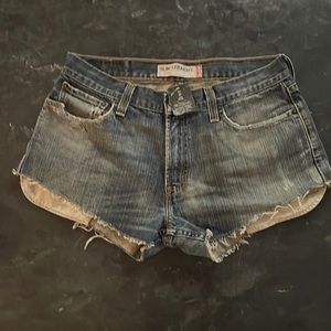 Urban renewal slim straight Levi cut off shorts